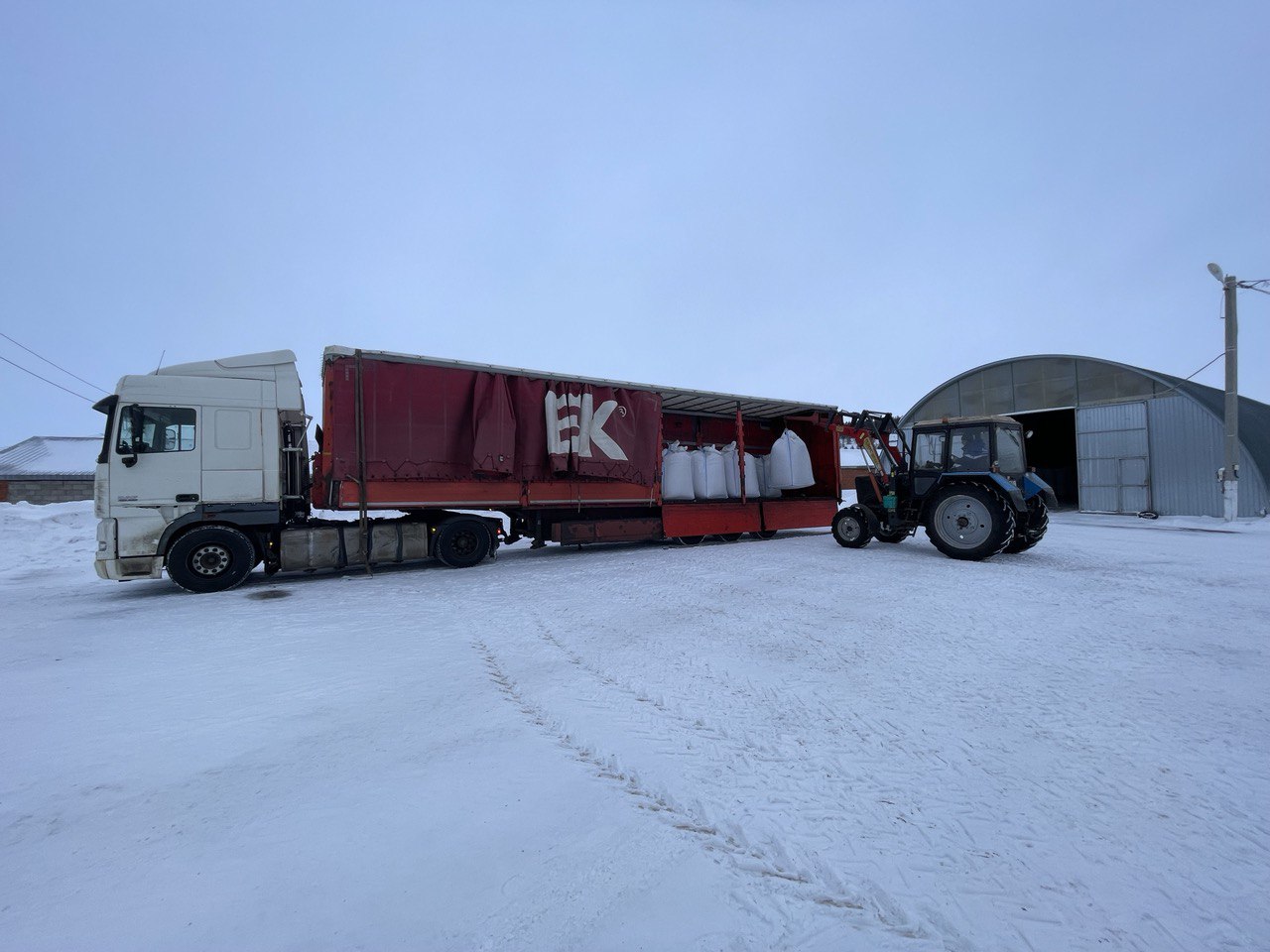 Отгрузки семян идут без остановки!